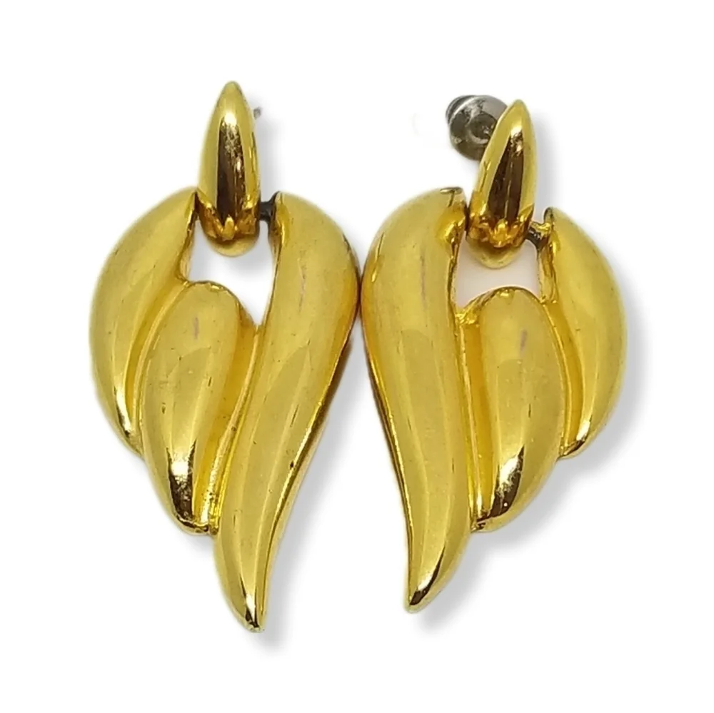 VINTAGE GOLDTONE WINGED HEART STATEMENT NECKLACE & EARRINGS SET